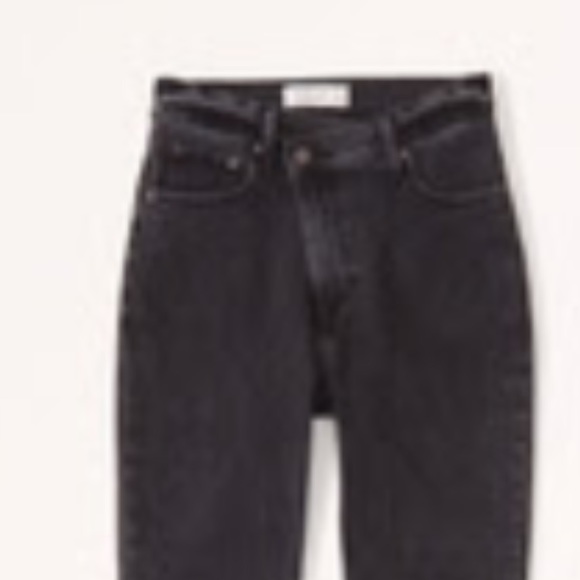 Abercrombie Ultra High Rise 90s Slim Straight Jeans - Picture 3 of 3